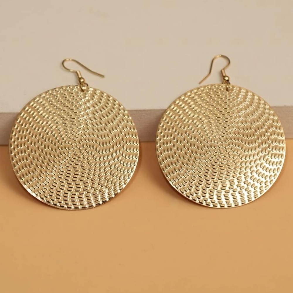 🔴 (New) Round drop gold color earrings